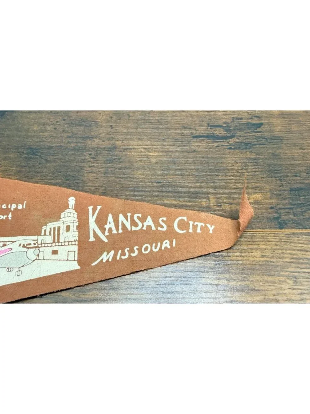 Vintage Kansas Cty, Missouri mini pennant 9 inches
